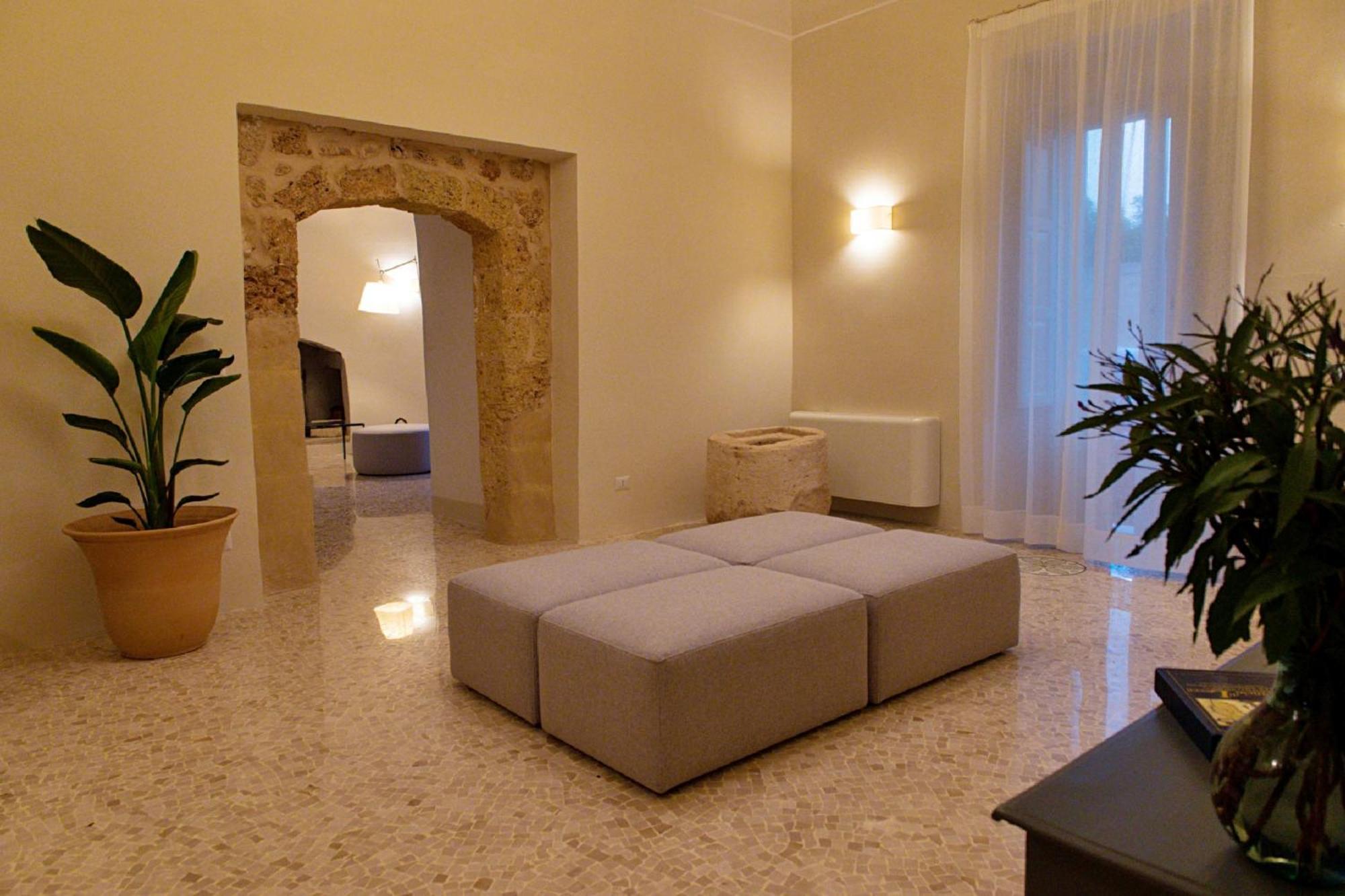 Palazzo Pati Tiggiano Exterior foto